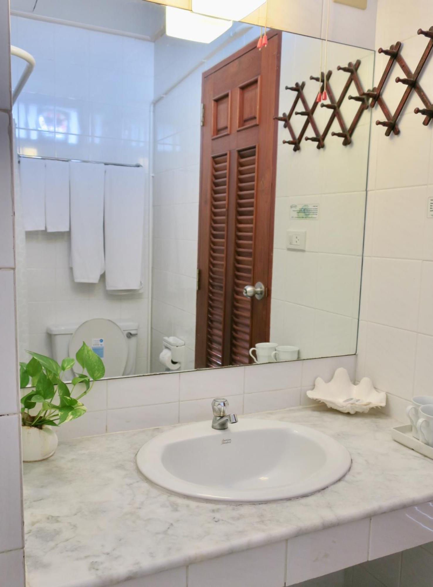 Fulay Hotel Хуа Хин Екстериор снимка